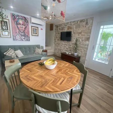Apartman Oleandar Kastela Exterior photo