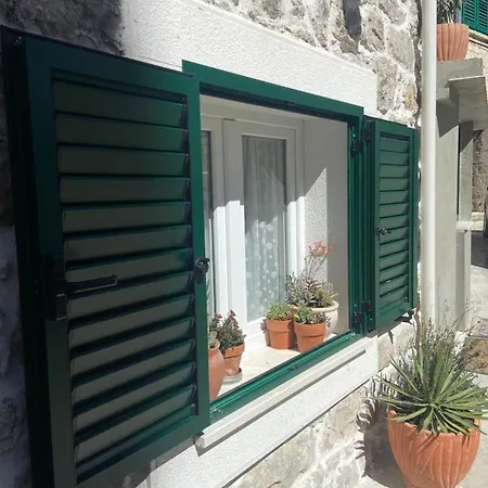 Apartman Oleandar Kastela Exterior photo
